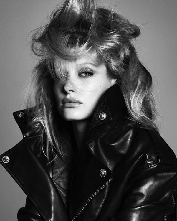 Hailey Bieber apologized to a restaurant worker after a viral TikTok exposed her 'not nice' attitude