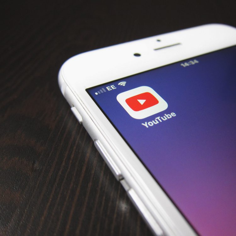 YouTube is One Step Ahead in The Mobile Streaming Wars