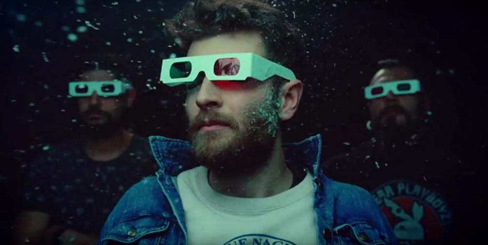 So why is social media going mad about this du advert?