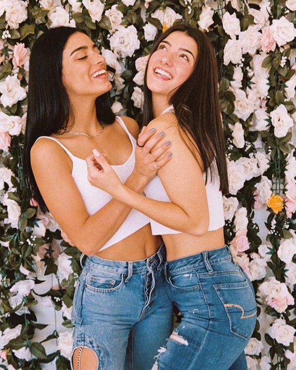 Charli & Dixie D'Amelio are starting their own podcast