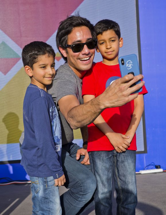 ZACH KING WORKS HIS MAGIC ON FANS AT THE NSTI'S FAMILY FESTIVAL (5/5)