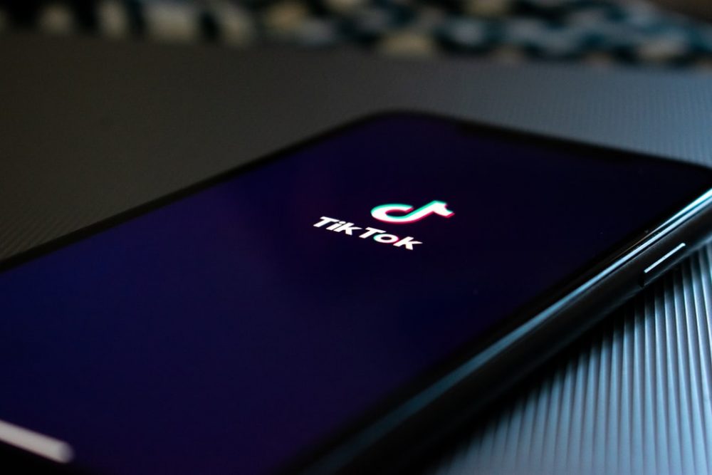You Can Now "Pin" Stickers on Your TikTok Videos
