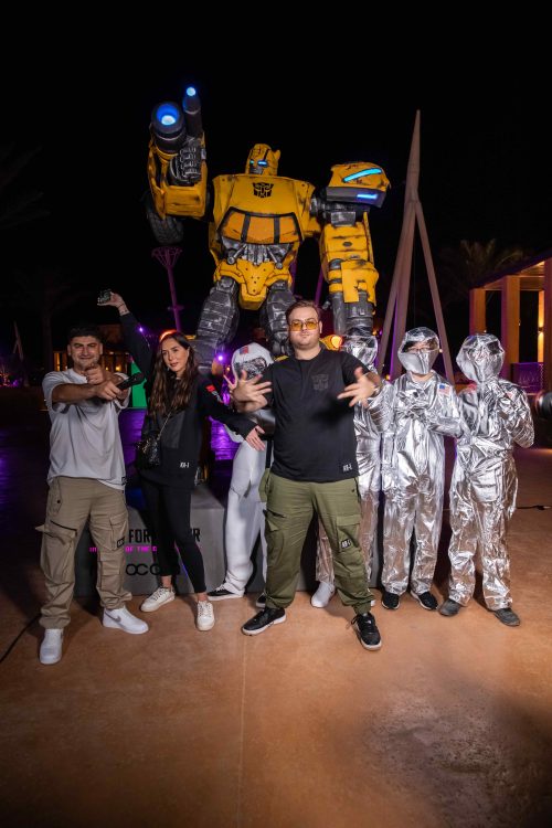 Immerse yourself into a transformative experience through the eyes of Robocom's VR Transformer