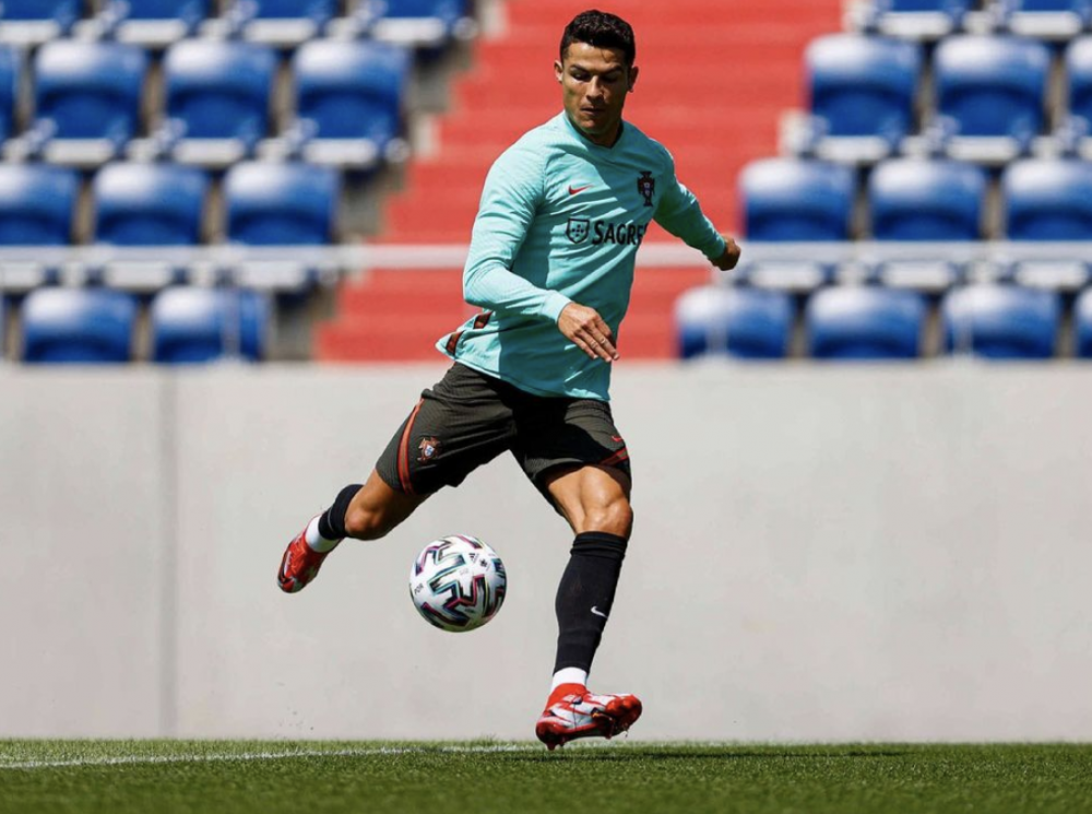 Cristiano Ronaldo becomes the first ever person to reach 300M followers on Instagram