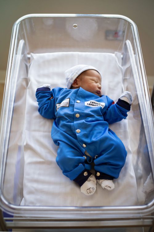 Watch: Emirati Babies Born on Day of Mars Mission Gifted Emirati Space Suits