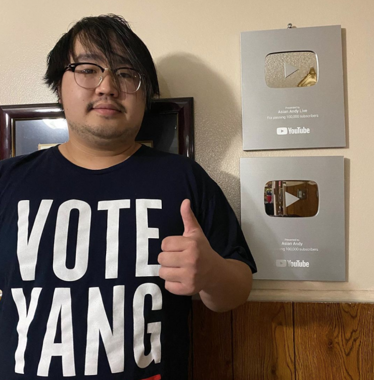 Watch this Twitch Streamer make $16,000 sleeping online.