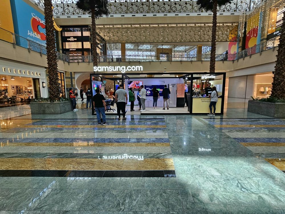 Samsung Brings it's Online Store to Life at Mirdiff City Centre this 2023