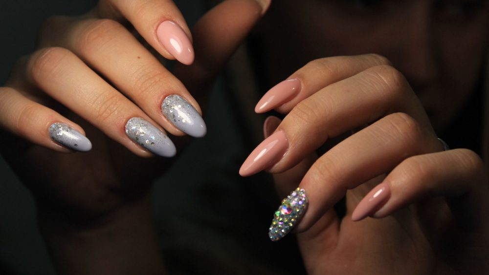 TikTok's DIY Winter nail inspiration for 2023