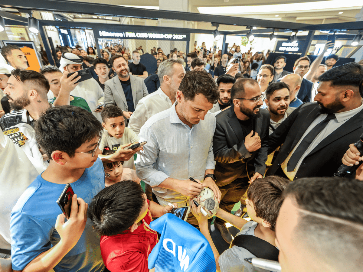 Iker Casillas Reveals Hisense’s Groundbreaking 116″ TV During Spectacular Launch Event